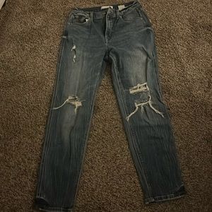 Skinny jeans, ripped, distressed,